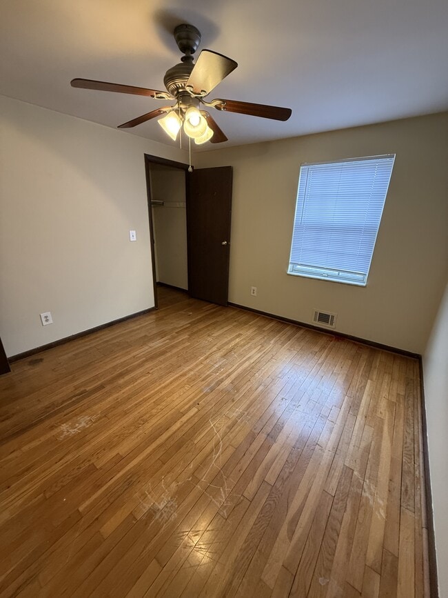 Building Photo - 5745 Pine Tree St S