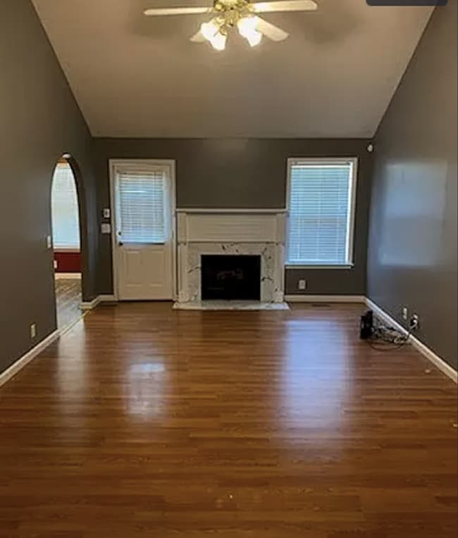 Building Photo - Charming 3-Bedroom Home with 2 Full Baths ...