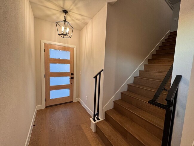 Building Photo - One Month Rent Free - 4 bedrooms - 3 full baths - Brand New