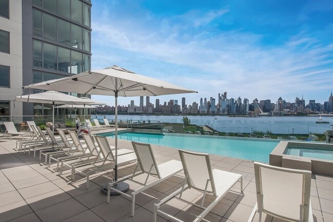 Building Photo - 9 Ave at Port Imperial