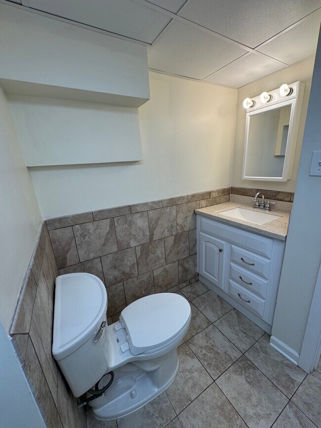 Building Photo - 1239 Disston St