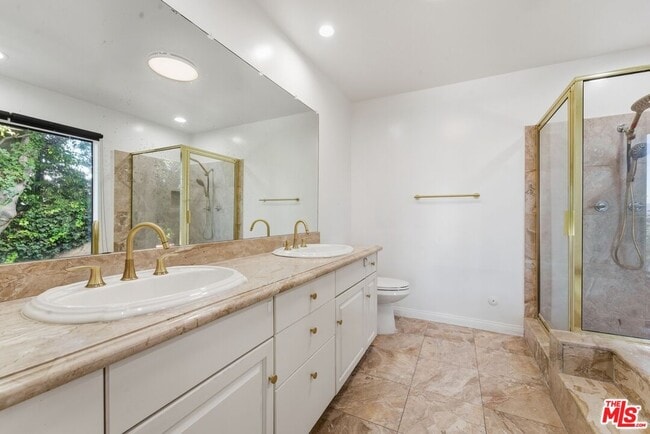 Building Photo - 3329 Dona Rosa Dr