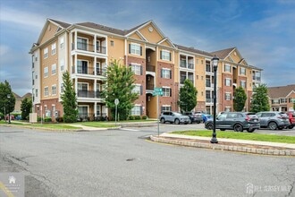 Building Photo - 712 Strassle Wy