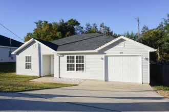 Building Photo - 321 Apple Dr