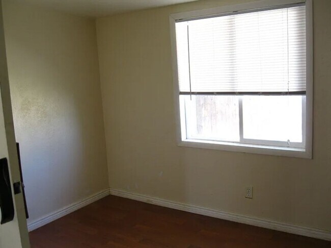 Building Photo - 363 N 800 W