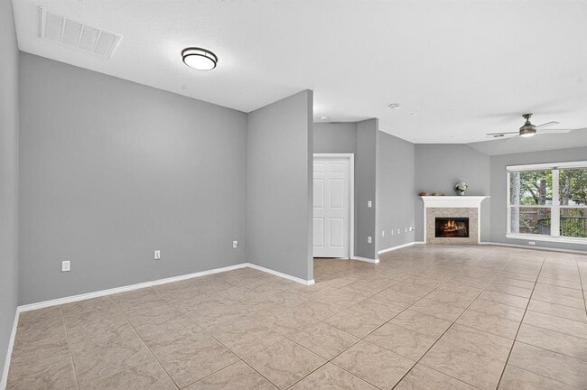 Building Photo - 516 Carismatic Ln