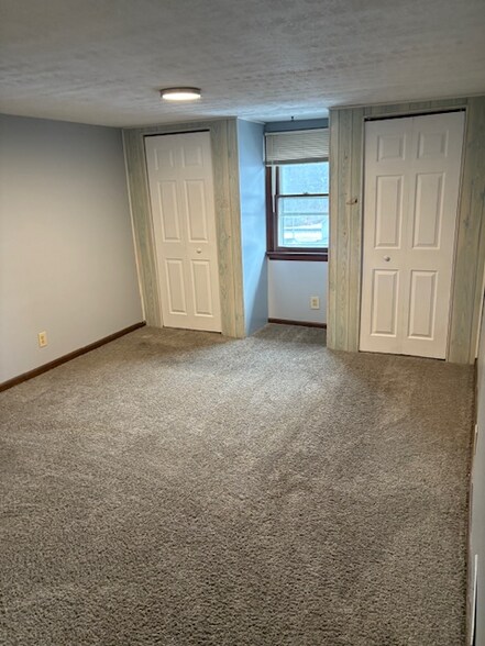 Building Photo - 404 E Wood St