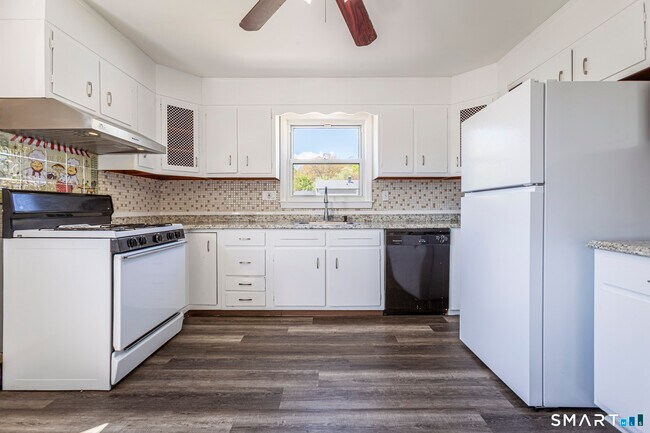 Building Photo - 117 Elizabeth Ann Dr