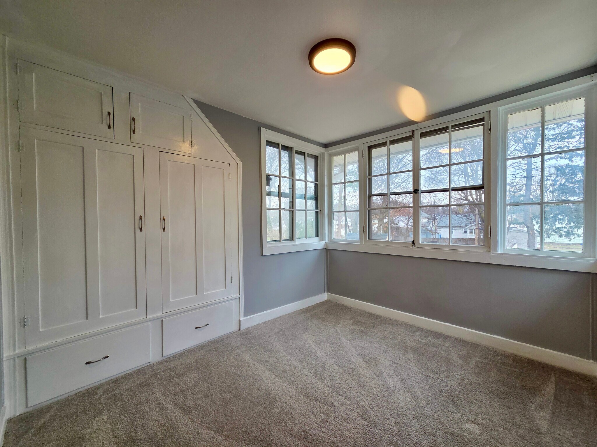 Building Photo - 64 Tryon Park