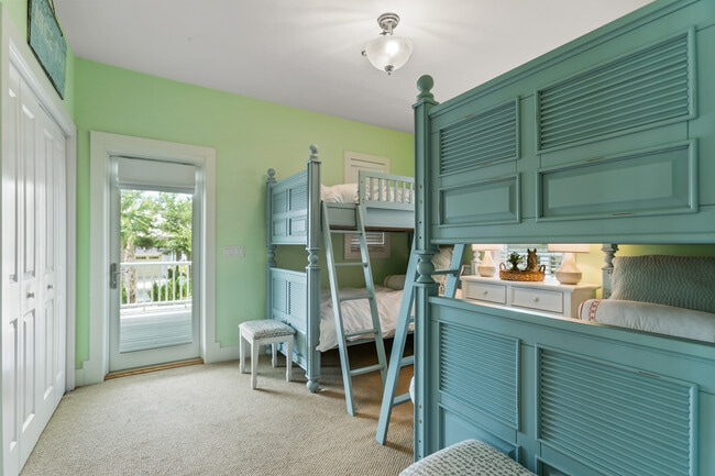 Building Photo - 681 Ocean Palm Way