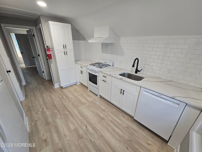 Building Photo - 72 Grand Ave