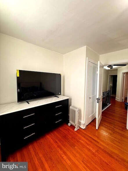 Building Photo - 5118 Oakland St