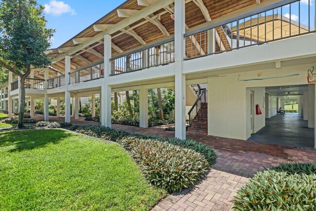 Building Photo - 800 Greensward Ct