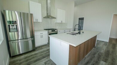 Building Photo - 5535-5539 Potomac St.