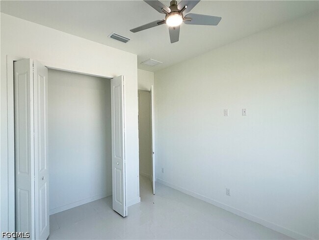 Building Photo - 4213 Caloosa Pkwy