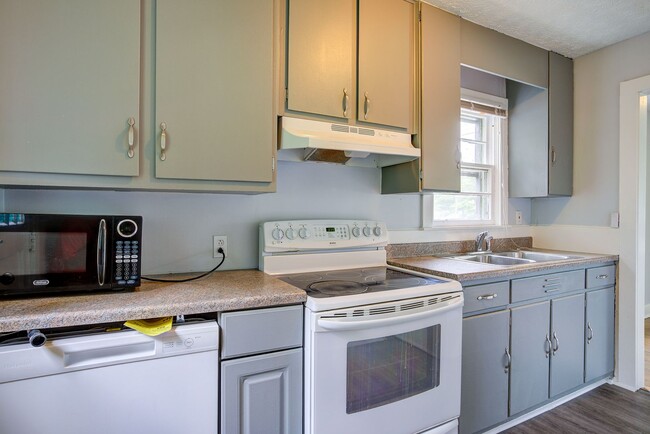 Building Photo - 3 bed 1 bath on Knob Creek Rd. near Johnso...
