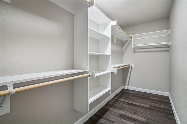 Building Photo - 813 S Valentine Dr