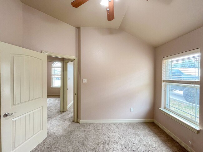 Building Photo - Available NOW This charming 1 story, 3 bedroom, 2 bath house could be your next home! Beautiful c...