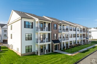 Building Photo - The Village at Hamilton Green (1651 Klockner)