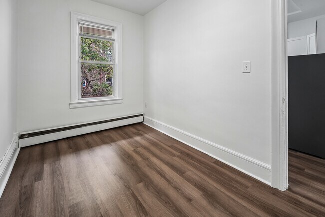 Building Photo - 154 W 29th St