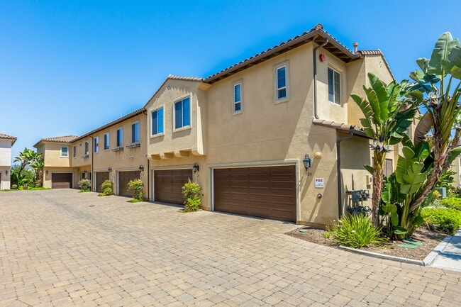 Building Photo - 2234 Capistrano Way