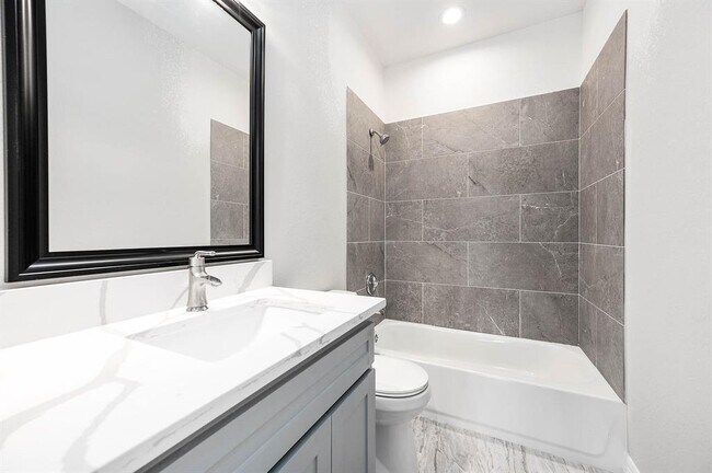 Building Photo - 4014 Mitote Dr