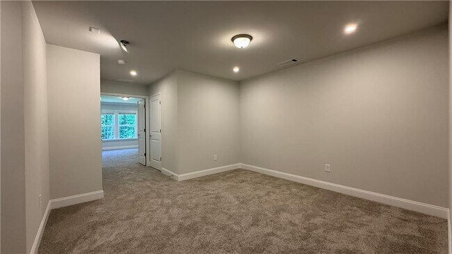 Building Photo - 3235 Cherry Dr