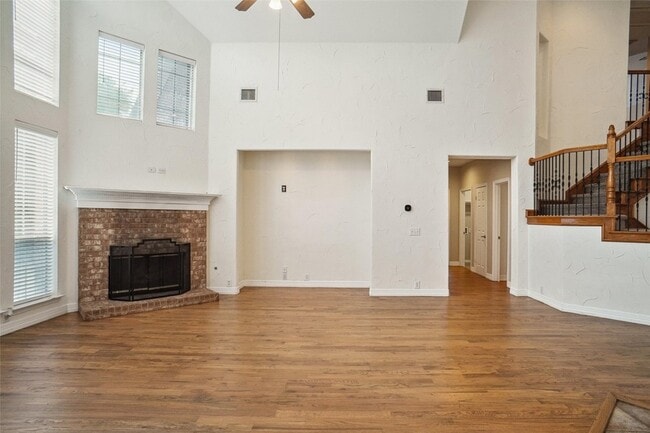 Building Photo - 1421 Savoy Ct