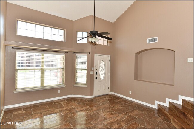 Building Photo - 3257 Sunset Point Dr