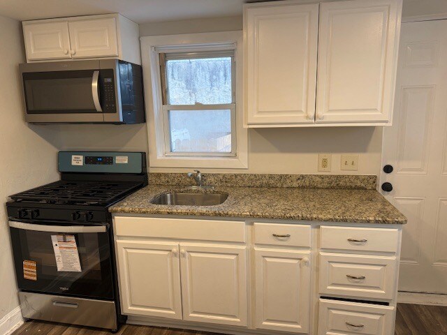 Building Photo - 182 E Sharpnack St