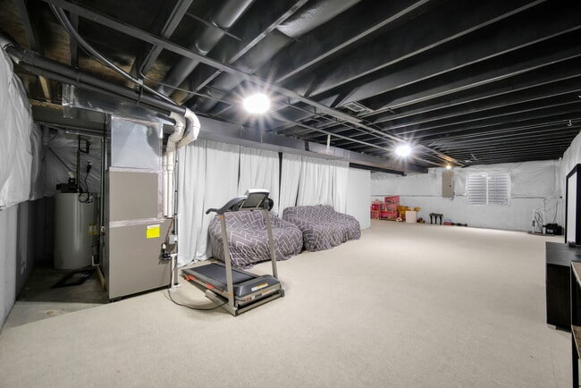 Building Photo - 4255 Fraser Cir