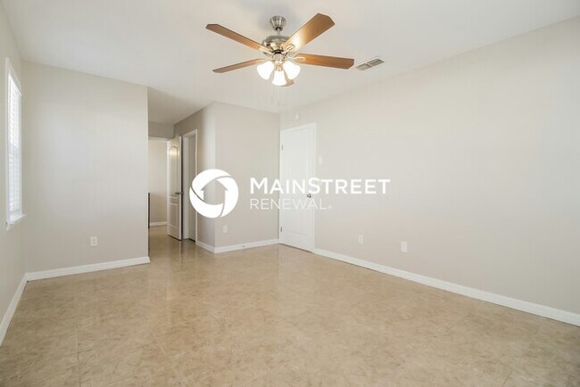 Building Photo - 3 Bedroom Pet-Friendly Home in MINNEOLA, FL with Main Street Renewal