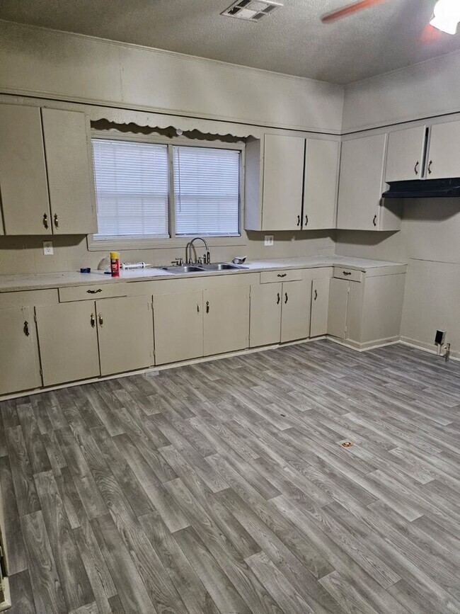 Primary Photo - Welcome Home!