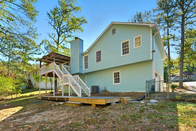 Building Photo - 50 Willowbrook Ct