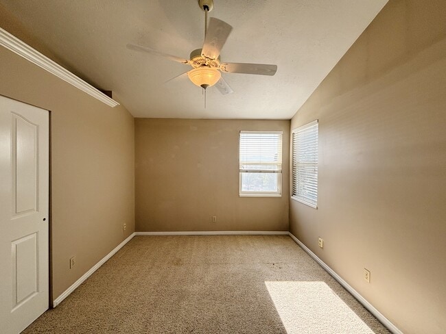 Building Photo - 10152 Snow Iris Way