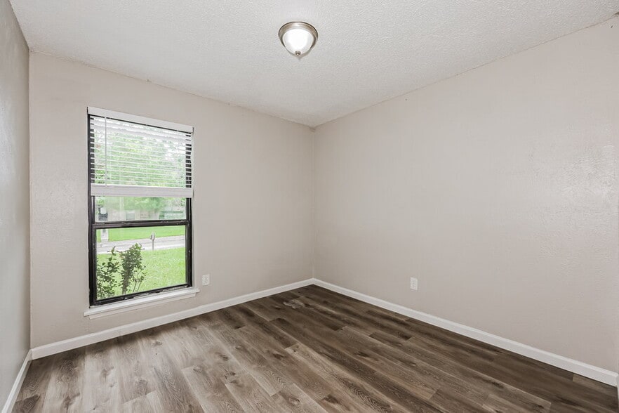 Building Photo - 933 Lemontree Dr