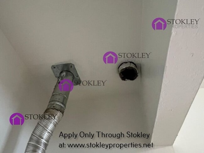 Building Photo - 2405 Applegarth Ln