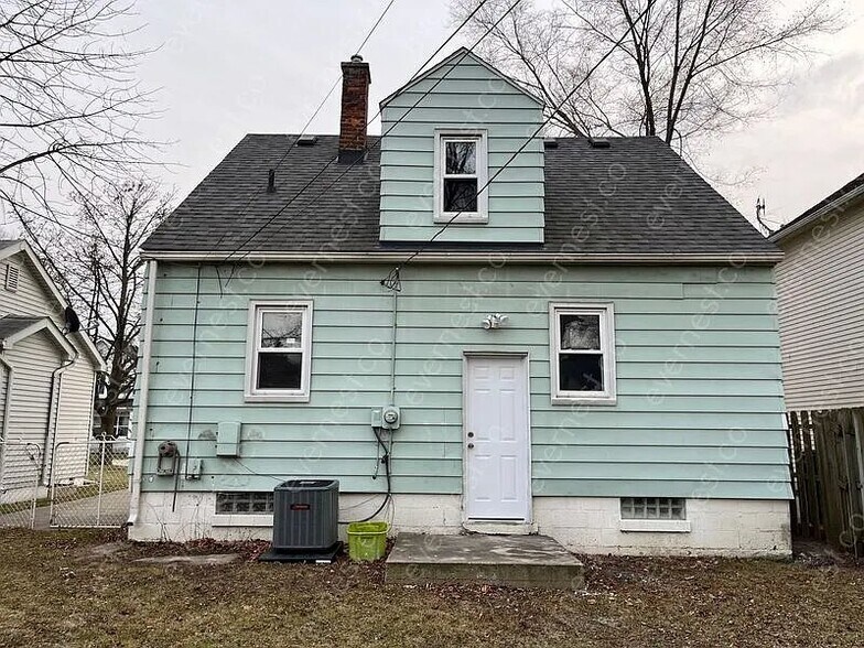 Building Photo - 84 W Shevlin Ave