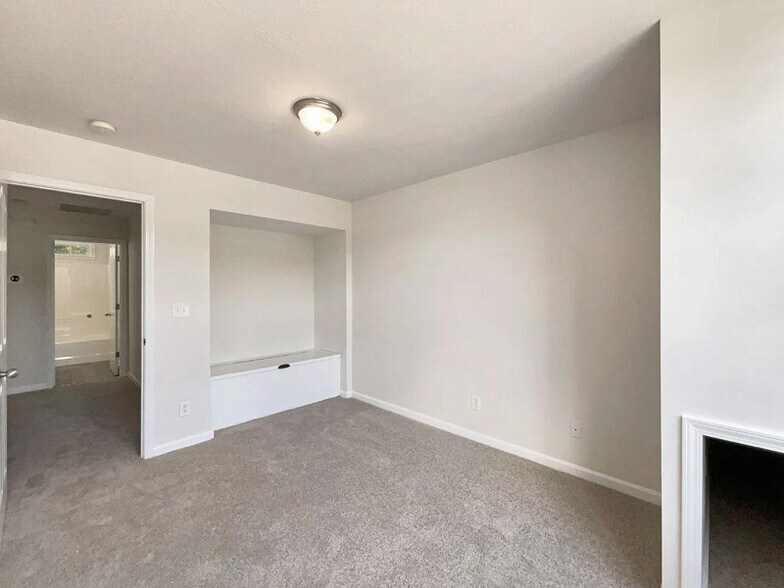 Building Photo - 159 Cloe Court