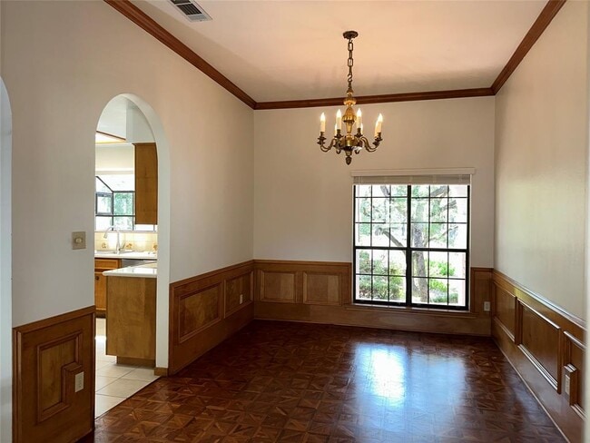 Building Photo - 1100 Crystal Creek Dr