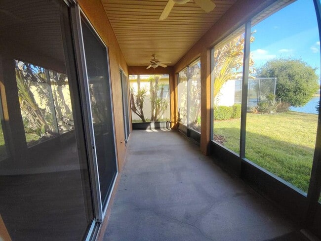 Building Photo - 843 Glendora Rd