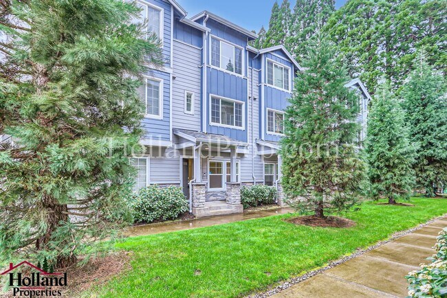 Primary Photo - Spacious End-Unit Condo in Prime Beaverton...
