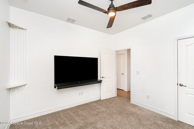 Building Photo - 1085 Caligula Ave SE