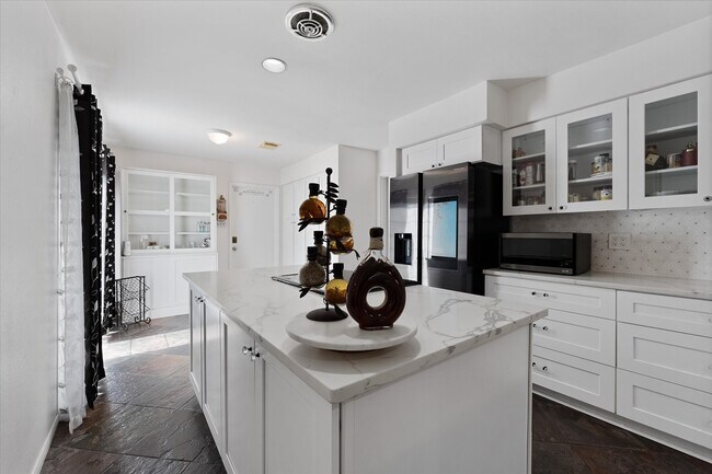 Building Photo - 11854 Briar Forest Dr