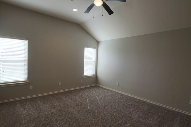 Building Photo - Lease Takeover Opportunity! Stunning 3 bed...