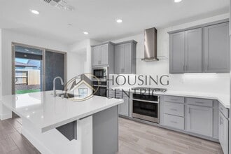 Building Photo - Newer 55+ Gated SOLAR Home in El Dorado Hills for Rent