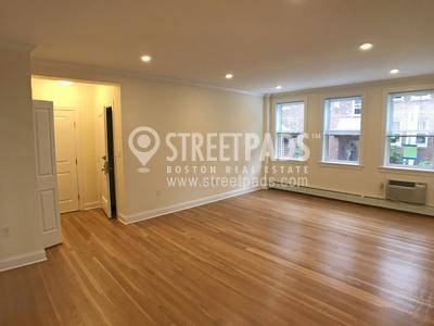 Building Photo - 1 bedroom in Brookline MA 02446