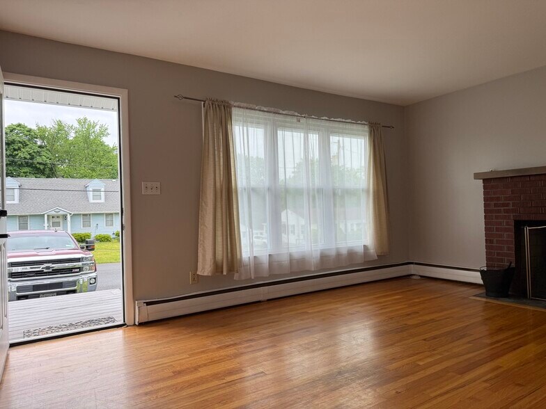 Building Photo - 4B Marlyn Dr