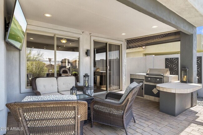 Building Photo - 10318 E Tierra Buena Ln