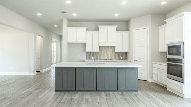 Building Photo - 170 Plumbago Loop